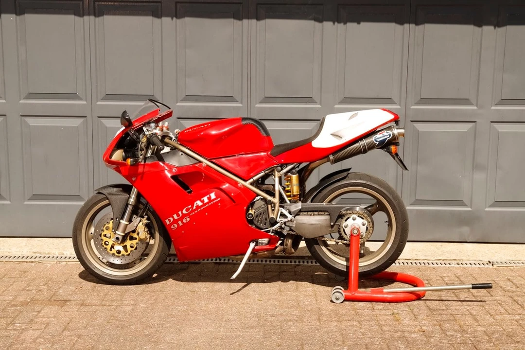 1995 Ducati 916 - Image 16 of 30