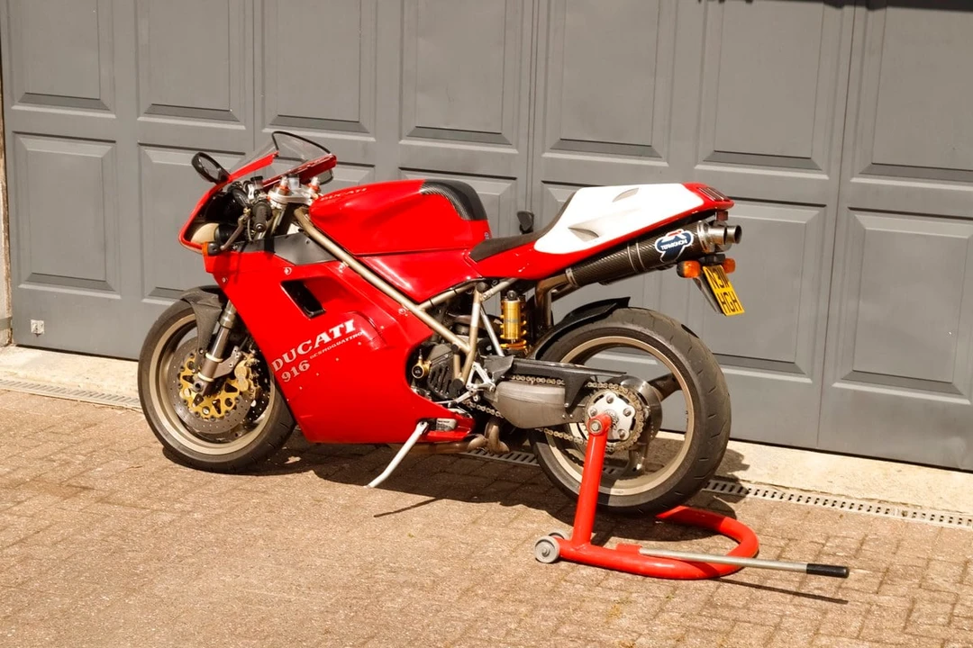 1995 Ducati 916 - Image 17 of 30