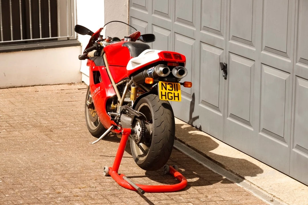 1995 Ducati 916 - Image 23 of 30