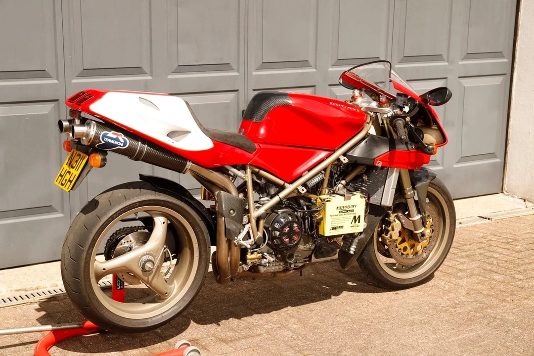 1995 Ducati 916 - Image 26 of 30