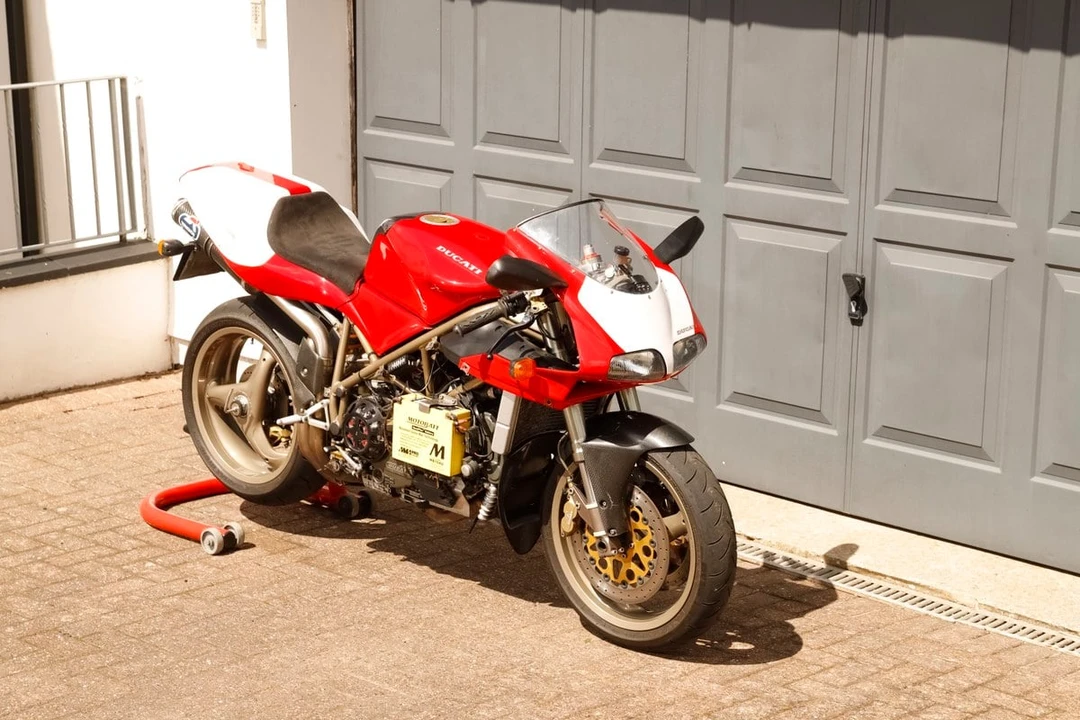 1995 Ducati 916 - Image 30 of 30