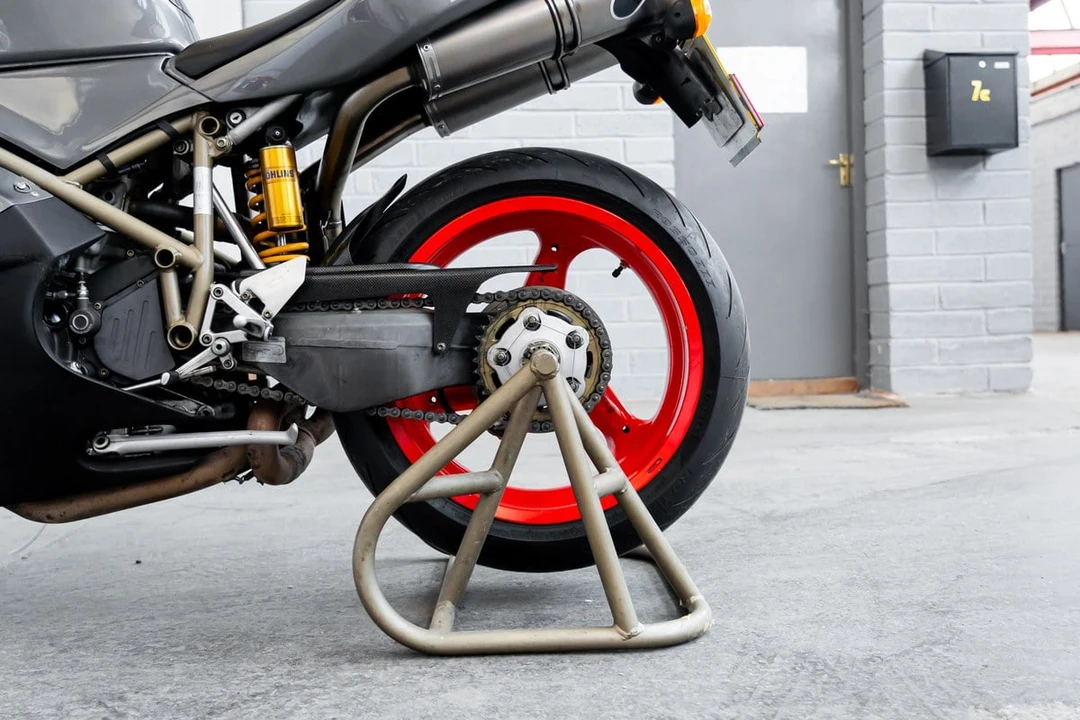 1995 Ducati 916 - Image 15 of 30