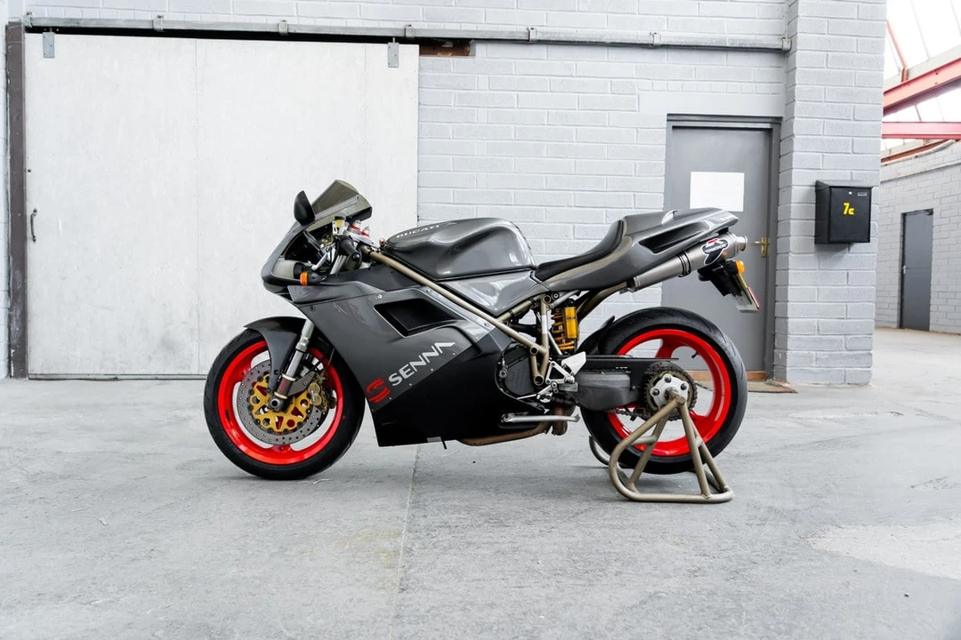 1995 Ducati 916 - Image 9 of 30