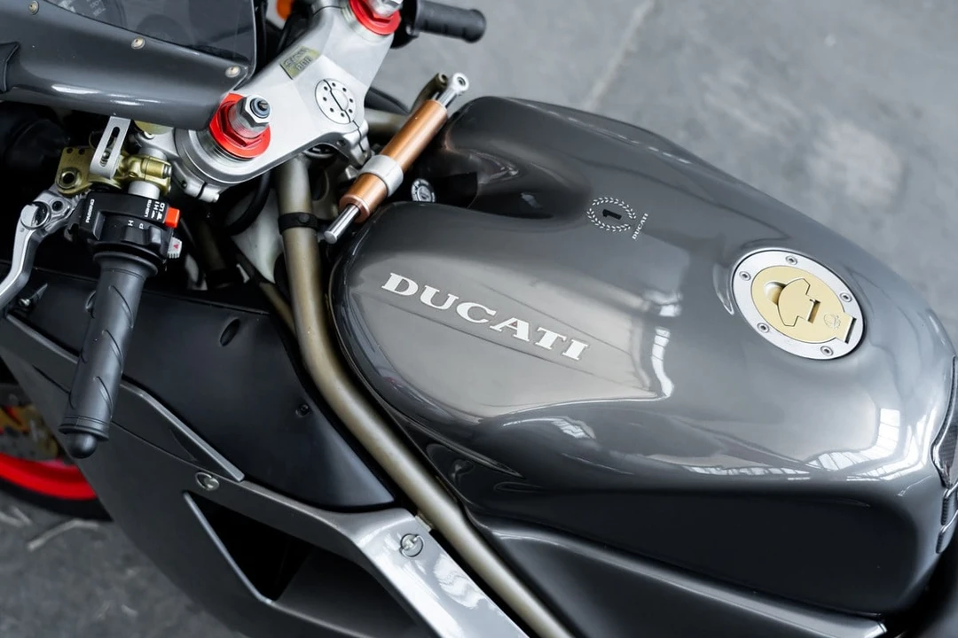 1995 Ducati 916 - Image 23 of 30