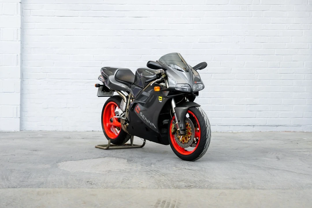 1995 Ducati 916 - Image 2 of 30