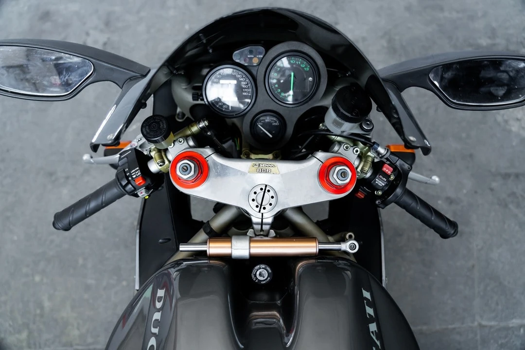1995 Ducati 916 - Image 19 of 30
