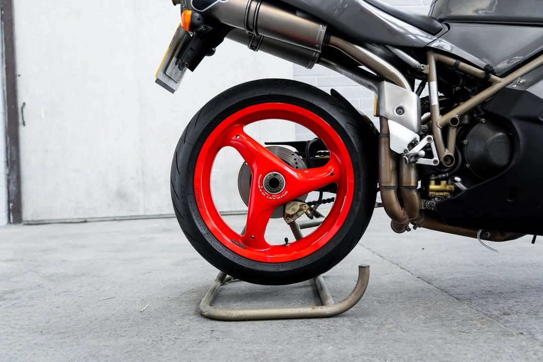 1995 Ducati 916 - Image 16 of 30