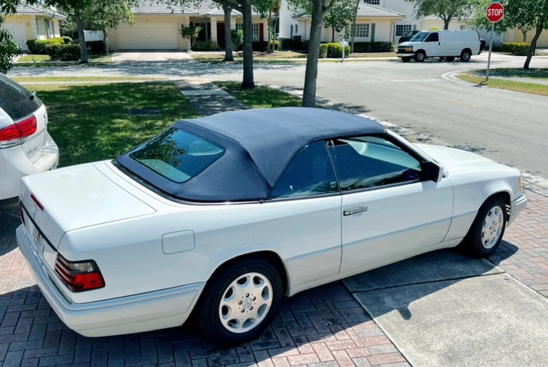 1995 Mercedes-Benz W124 E-Class - Image 2 of 28