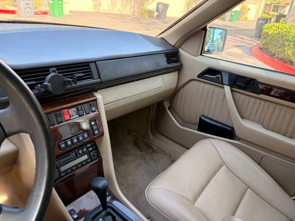 1995 Mercedes-Benz W124 E-Class - Image 3 of 17