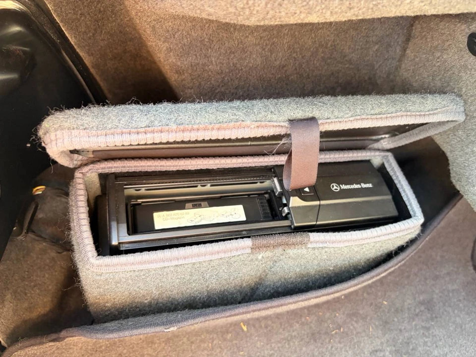 1995 Mercedes-Benz W124 E-Class - Image 10 of 17