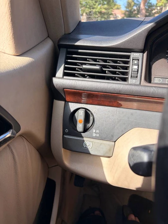 1995 Mercedes-Benz W124 E-Class - Image 2 of 17