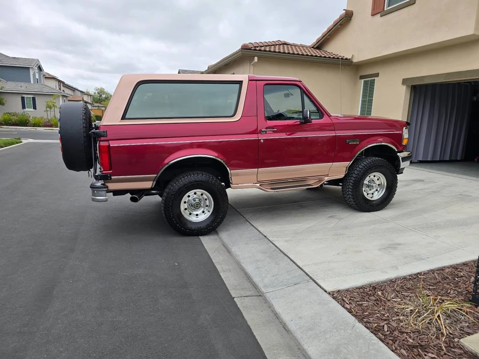1995 Ford Bronco 5th Gen - Image 2 of 24