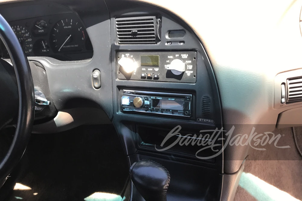 1995 Ford Thunderbird 10th Gen - Image 14 of 17