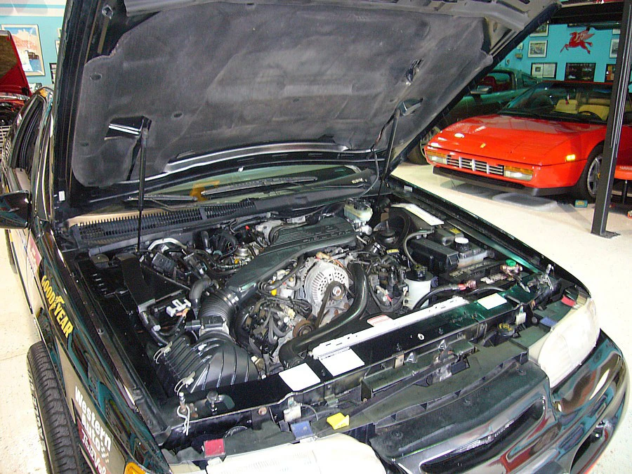 1995 Ford Thunderbird 10th Gen - Image 2 of 3