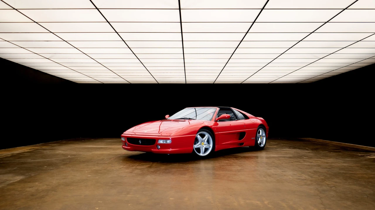 1995 Ferrari F355 GTS - Image 2 of 31