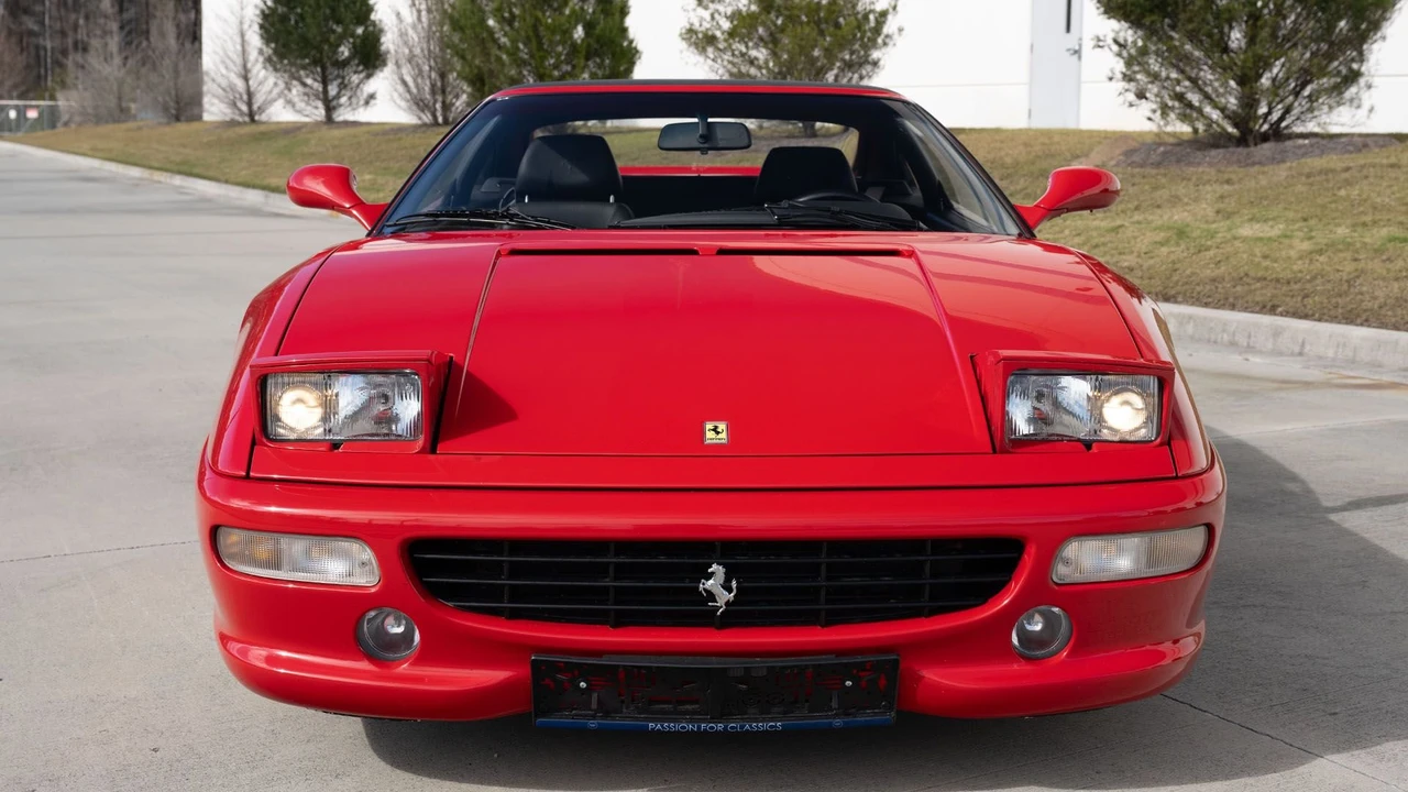 1995 Ferrari F355 GTS - Image 2 of 31