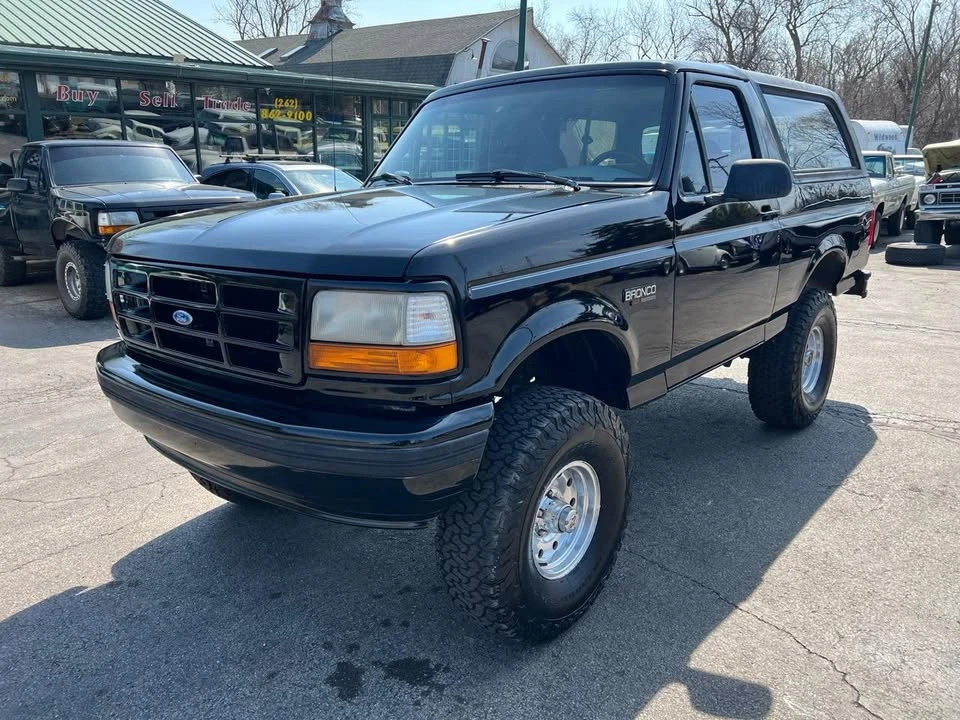 1995 Ford Bronco 5th Gen - Image 2 of 17