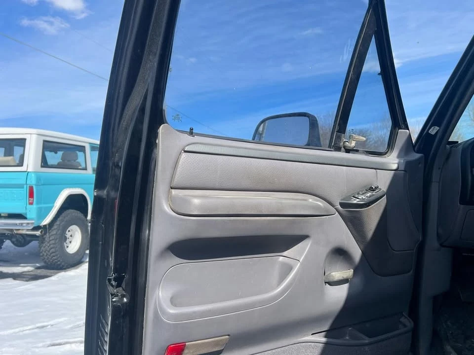 1995 Ford Bronco 5th Gen - Image 9 of 17