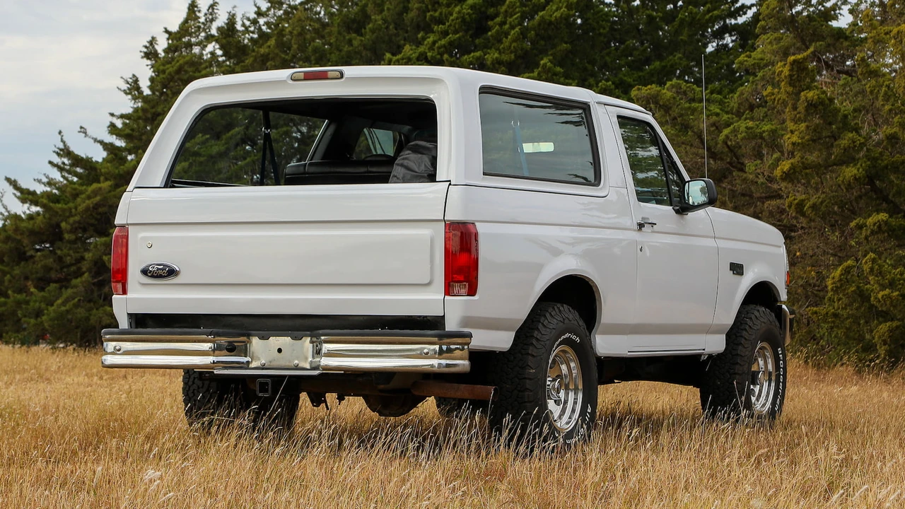1995 Ford Bronco 5th Gen - Image 3 of 31