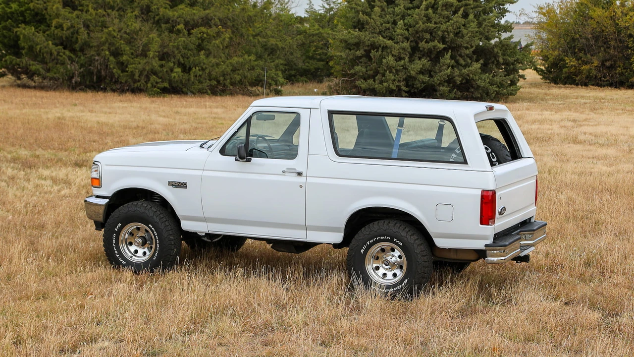 1995 Ford Bronco 5th Gen - Image 25 of 31