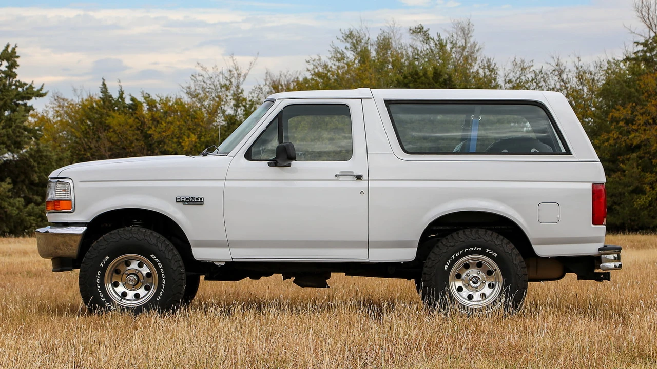 1995 Ford Bronco 5th Gen - Image 26 of 31