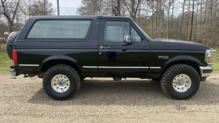 1995 Ford Bronco 5th Gen - Image 2 of 9
