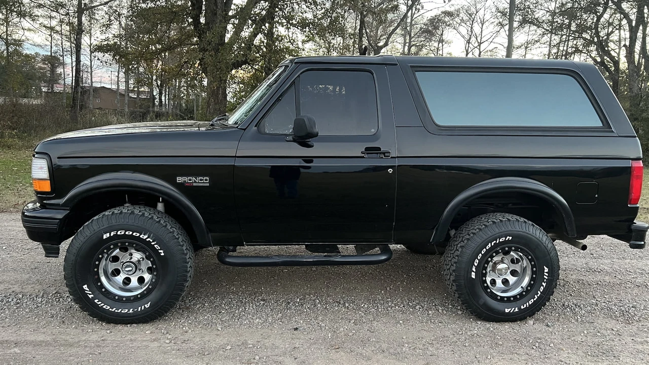 1995 Ford Bronco 5th Gen - Image 2 of 11