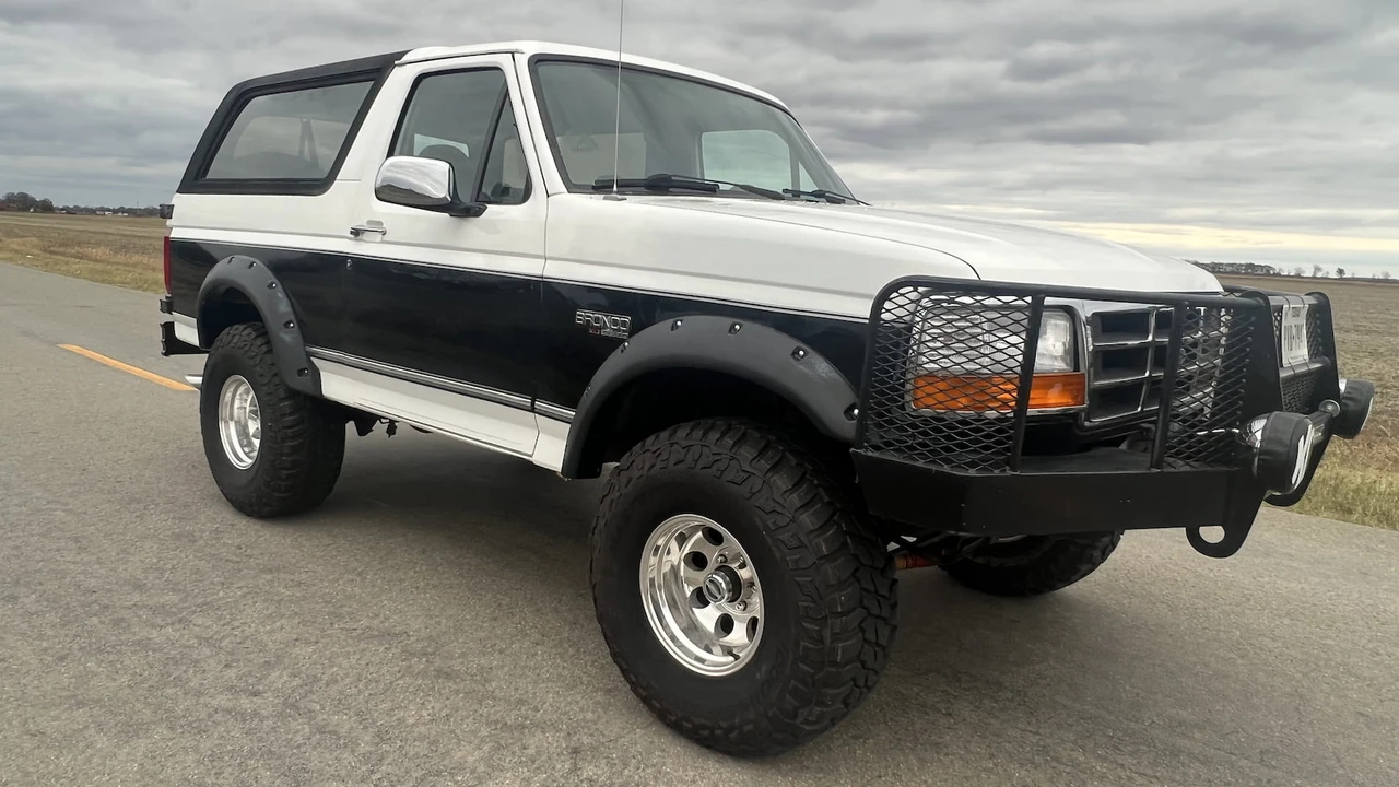1995 Ford Bronco 5th Gen - Image 8 of 8