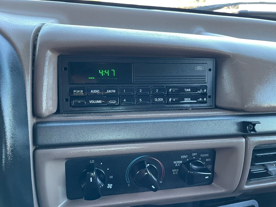 1995 Ford Bronco 5th Gen - Image 16 of 21