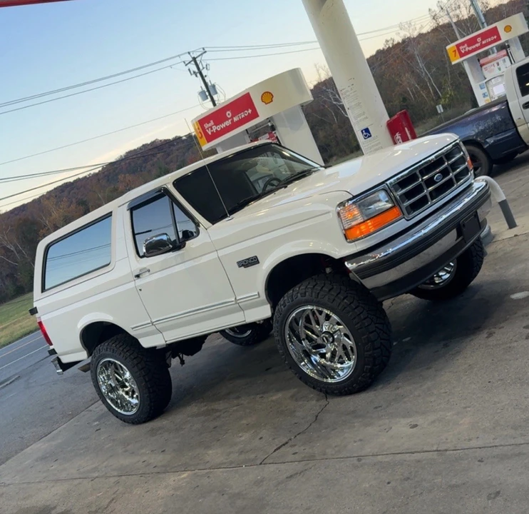 1995 Ford Bronco 5th Gen - Image 2 of 14