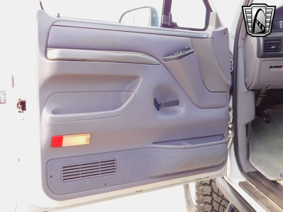 1995 Ford Bronco 5th Gen - Image 17 of 21
