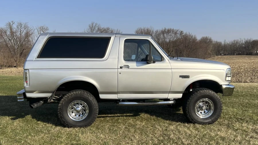 1995 Ford Bronco 5th Gen - Image 2 of 21