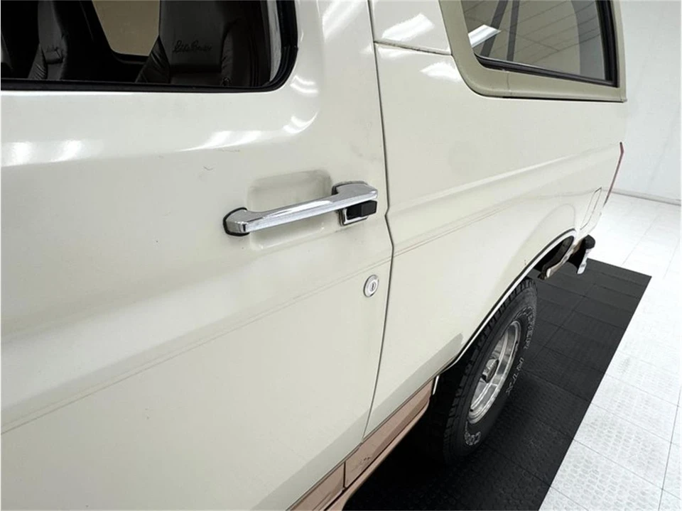 1995 Ford Bronco 5th Gen - Image 17 of 31