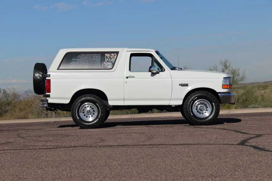 1995 Ford Bronco 5th Gen - Image 2 of 31
