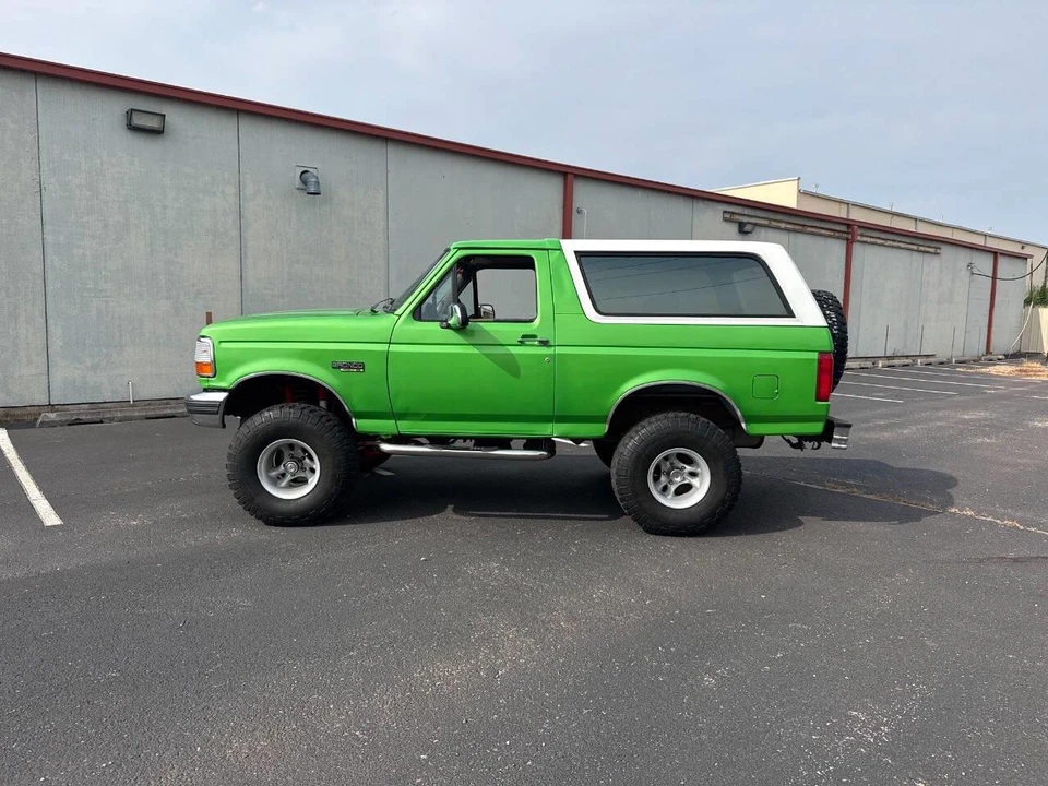 1995 Ford Bronco 5th Gen - Image 2 of 31