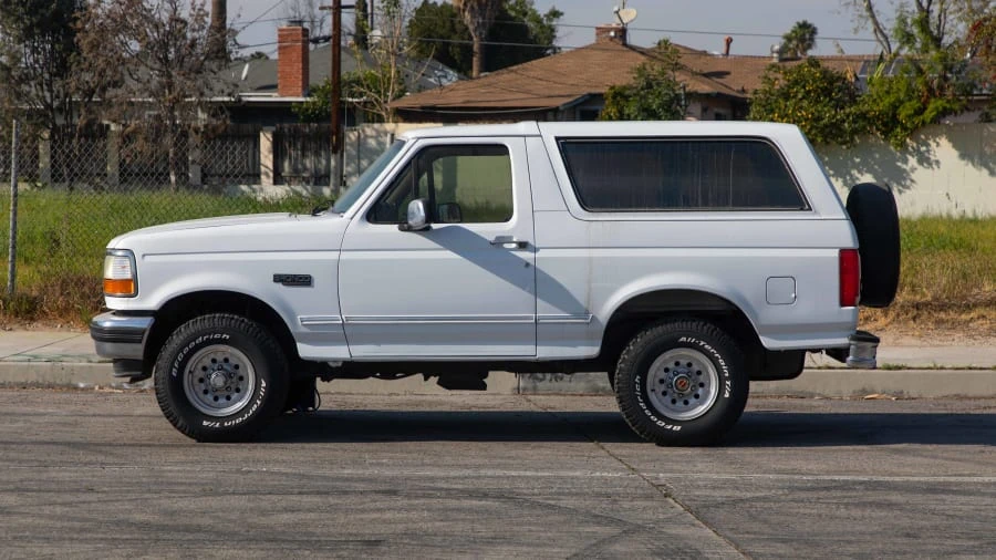 1995 Ford Bronco 5th Gen - Image 2 of 12