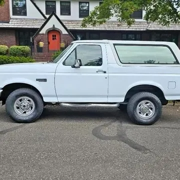 1995 Ford Bronco 4WD 2D