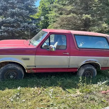 1995 Ford Bronco Badlands Sport Utility 2D