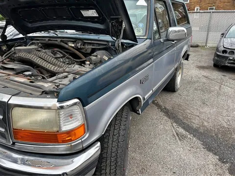 1995 Ford Bronco Badlands Sport Utility 2D