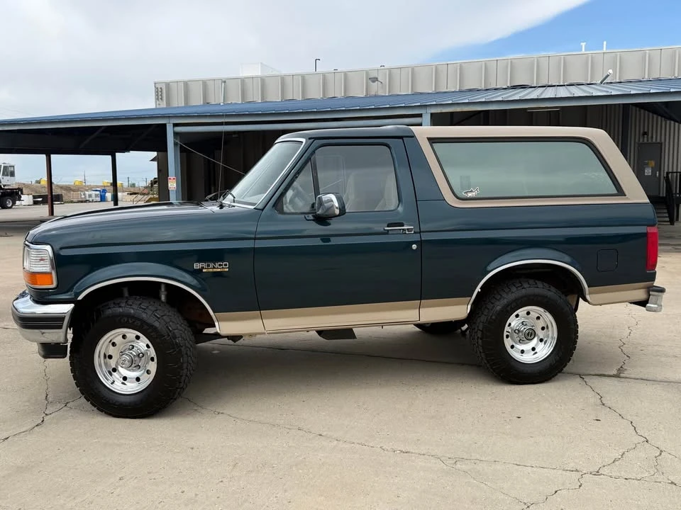 1995 Ford Bronco 5th Gen - Image 2 of 16