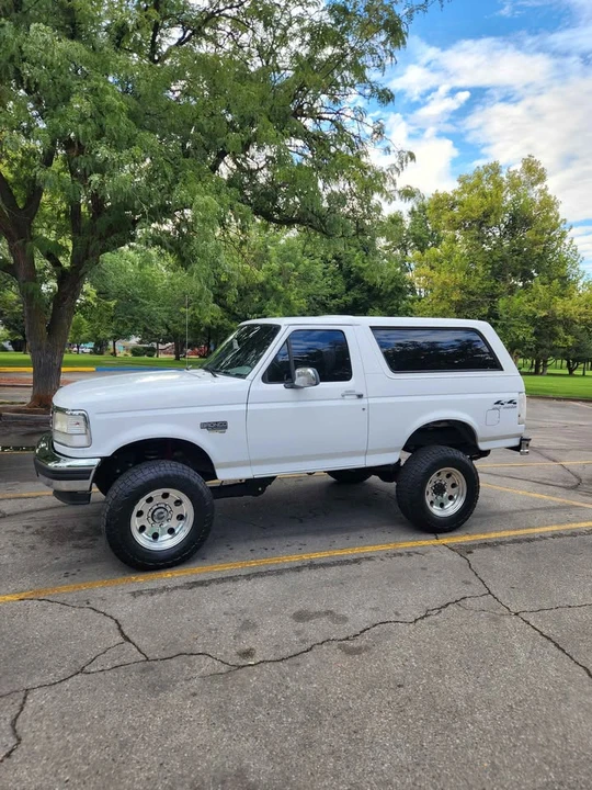 1995 Ford Bronco 5th Gen - Image 2 of 8