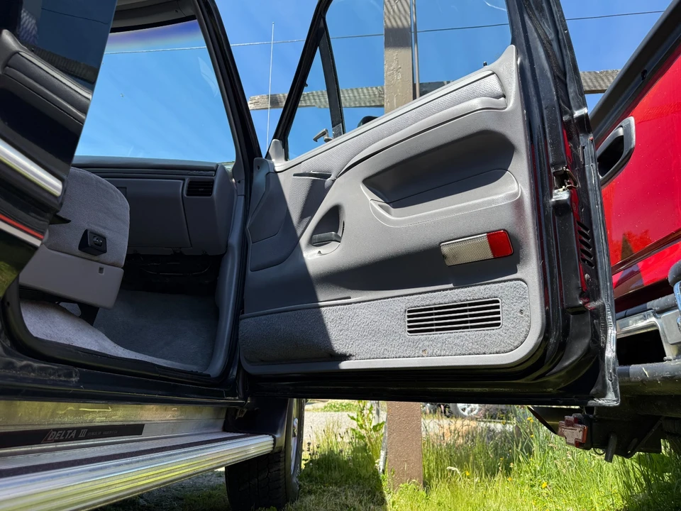 1995 Ford Bronco 5th Gen - Image 17 of 28