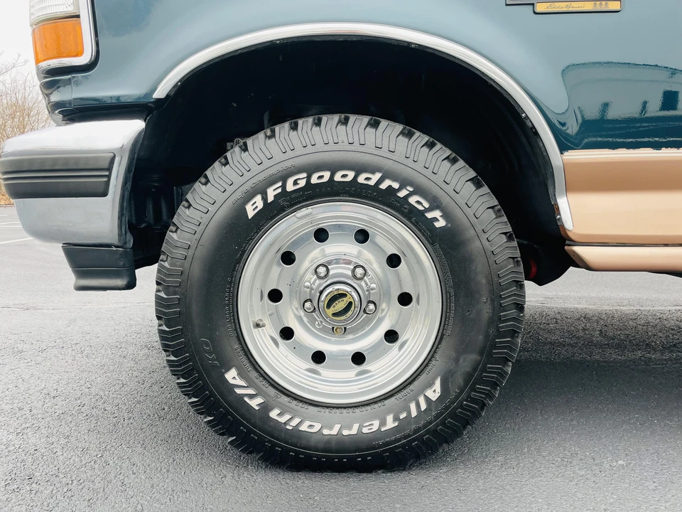 1995 Ford Bronco 5th Gen - Image 28 of 31