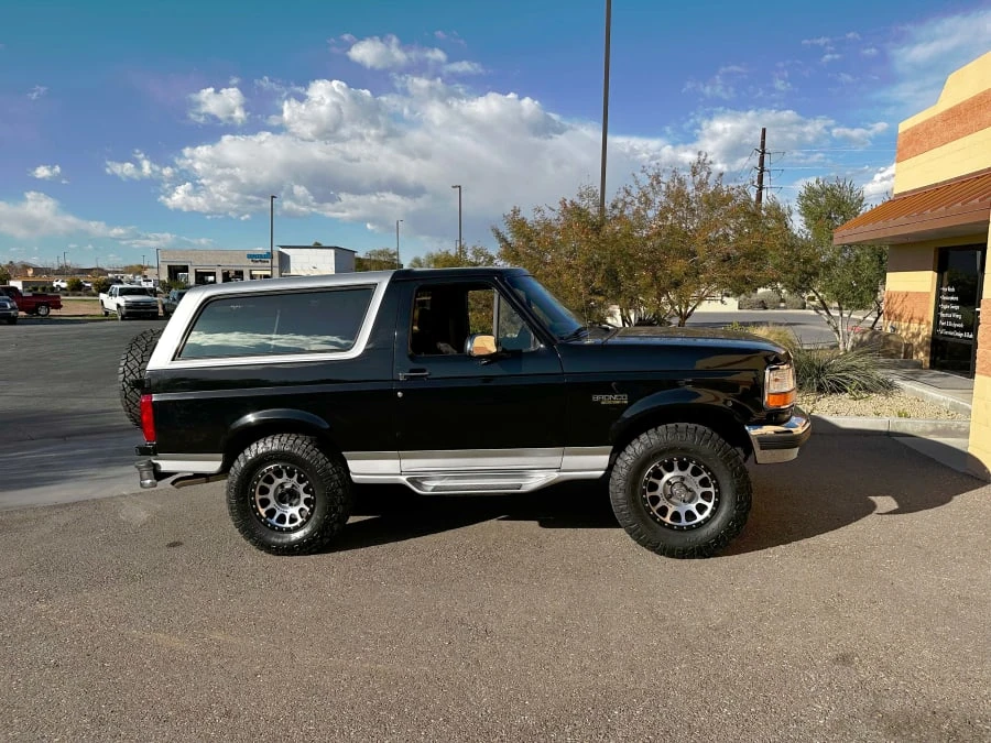 1995 Ford Bronco 5th Gen - Image 2 of 31