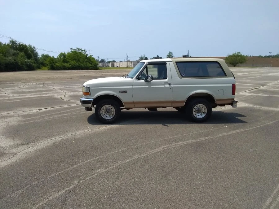 1995 Ford Bronco 5th Gen - Image 2 of 16