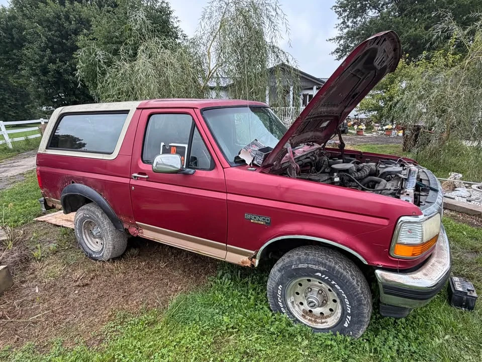 1995 Ford Bronco 5th Gen - Image 2 of 8