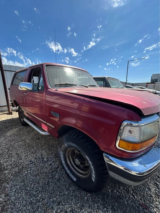 1995 Ford Bronco 5th Gen - Image 2 of 11