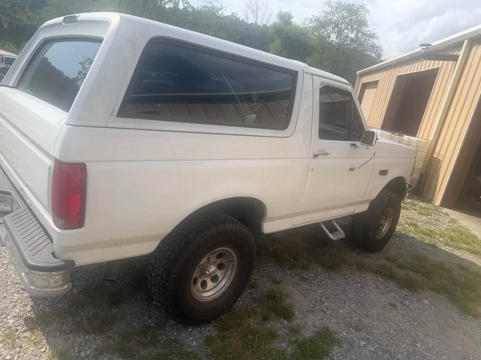 1995 Ford Bronco 5th Gen - Image 2 of 12