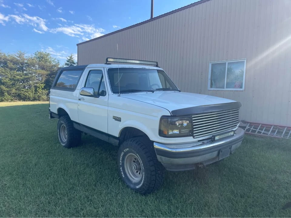 1995 Ford Bronco 5th Gen - Image 2 of 13