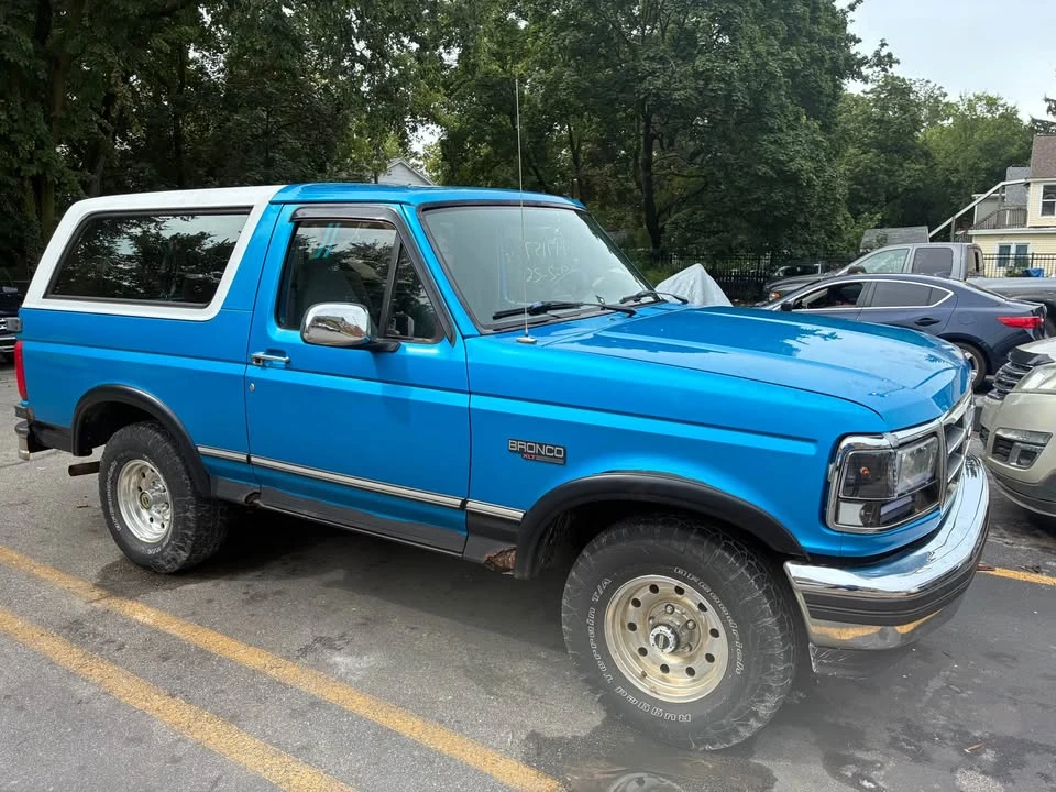 1995 Ford Bronco 5th Gen - Image 2 of 6